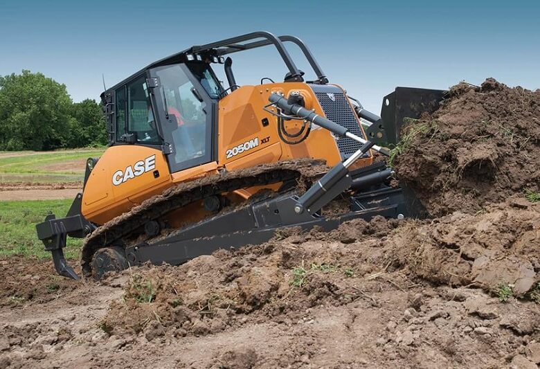 CASE equipment - bulldozer in action